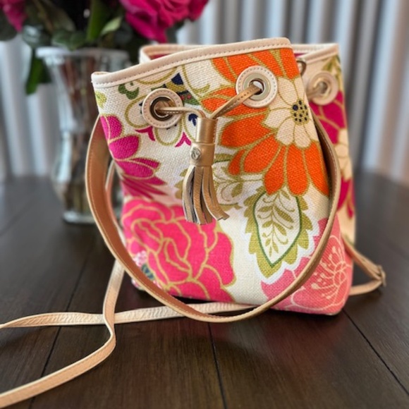 Meet your Posher, Leslee - Picture 4 of 4